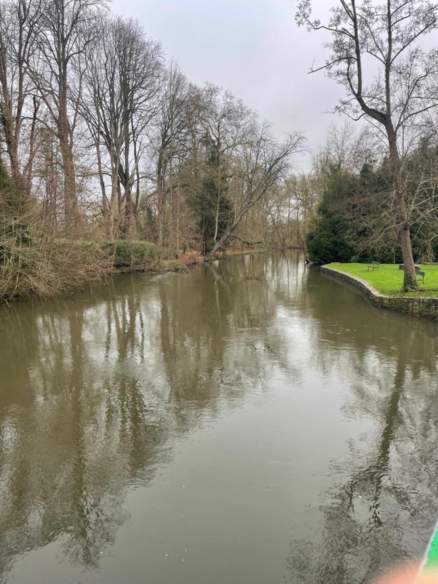 Pieds Dans L Epte Pret De Giverny *