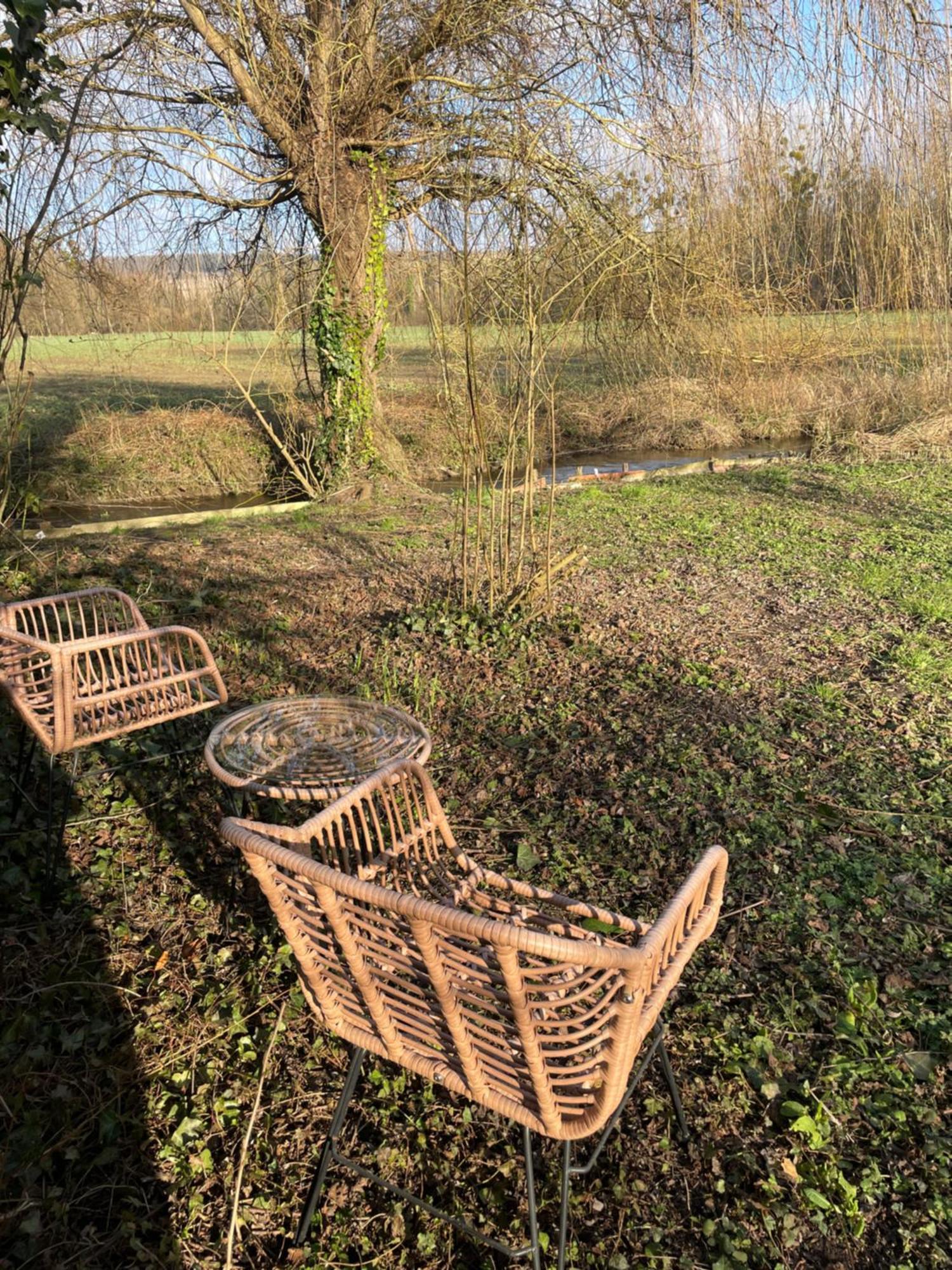 Pieds Dans L Epte Pret De Giverny * Gasny